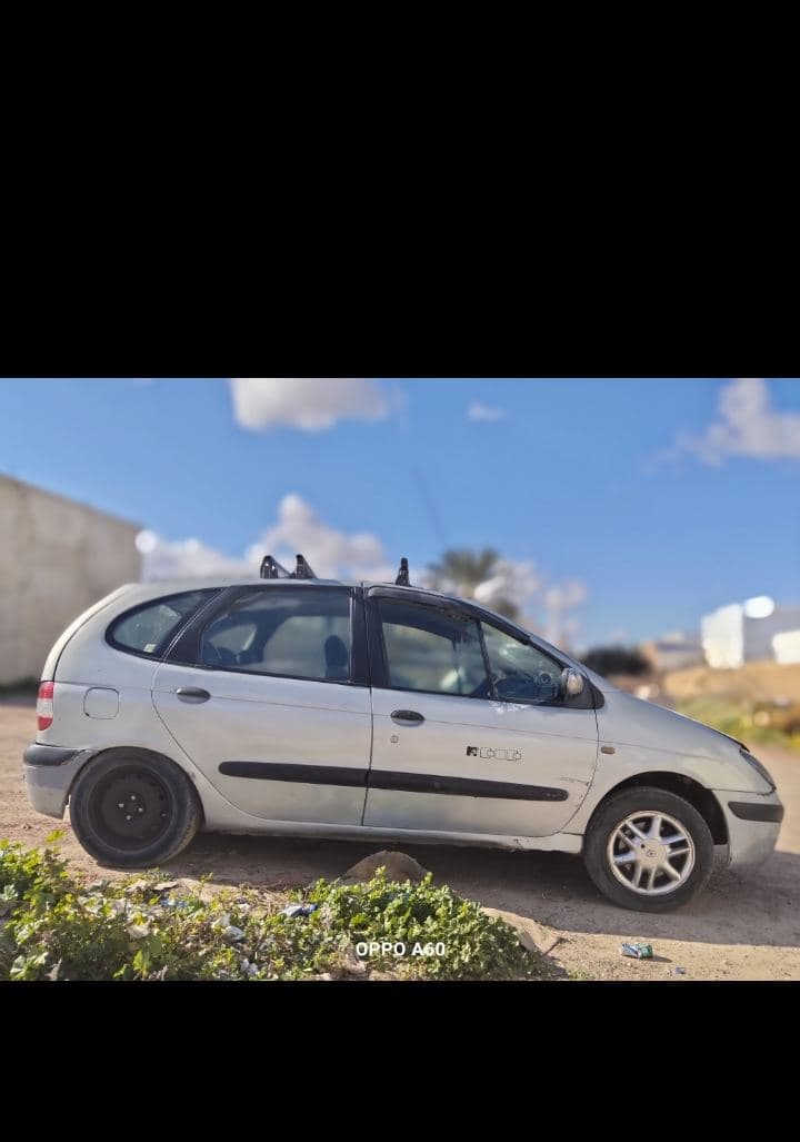 الثمن 10 الاف دينار الهاتف: 26595807