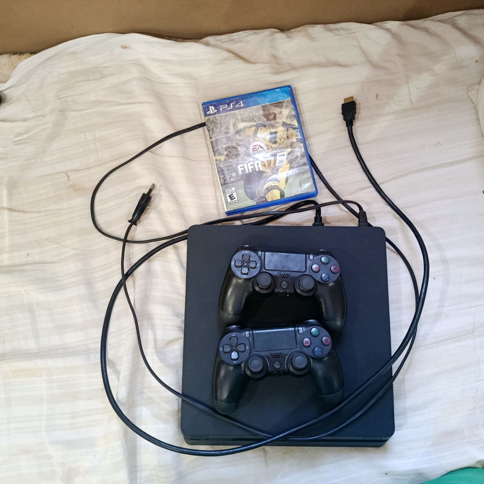 Play 4 slime En linge version 13 50 m3aha 2 manett w cd FIFA 17 w cabel w HDM w lou3ab pes w roblox