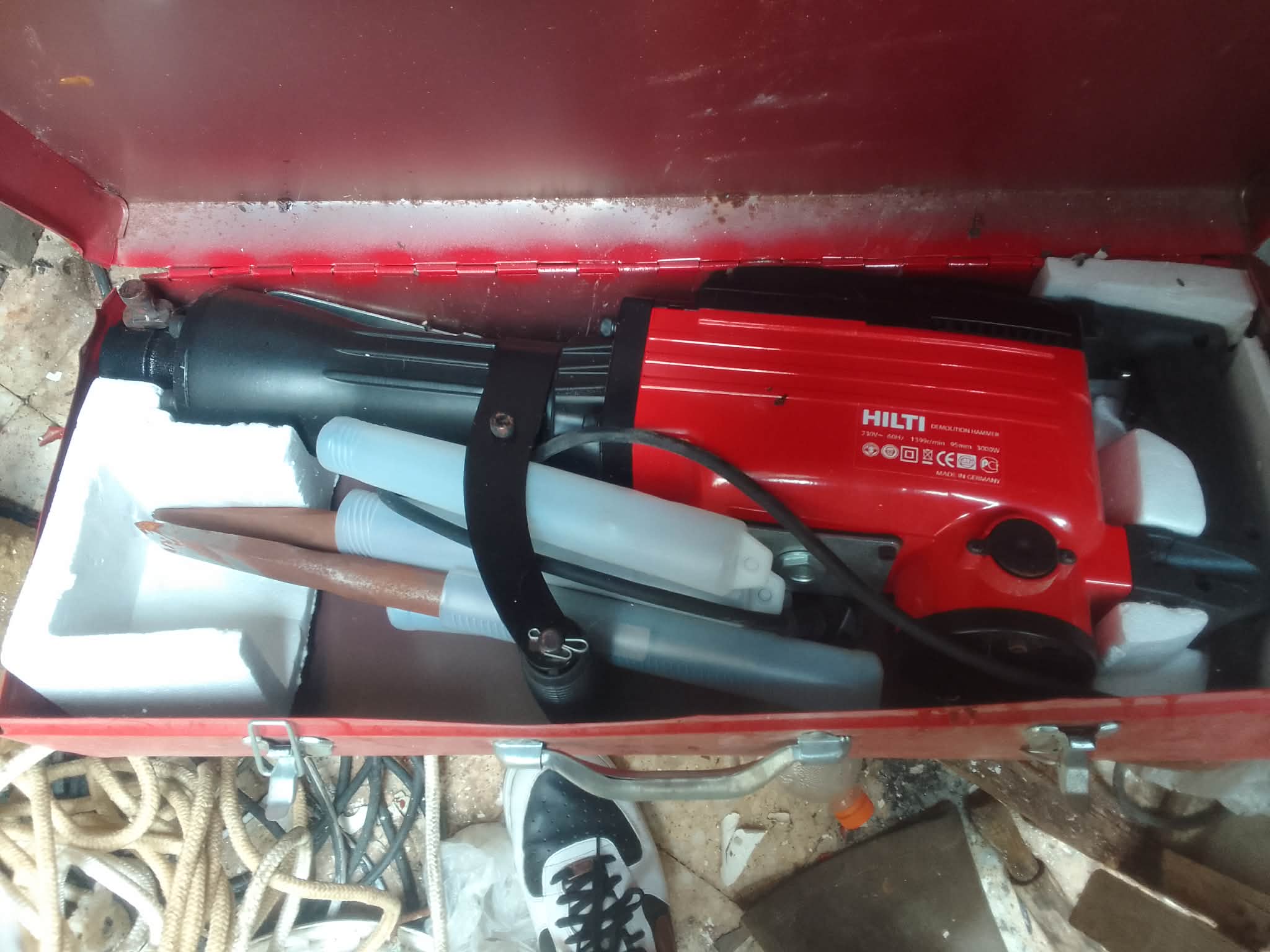 Marteau piqueur Hilti